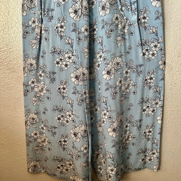 White and Floral Blue Medium Jumpsuit - Picture 3 of 7